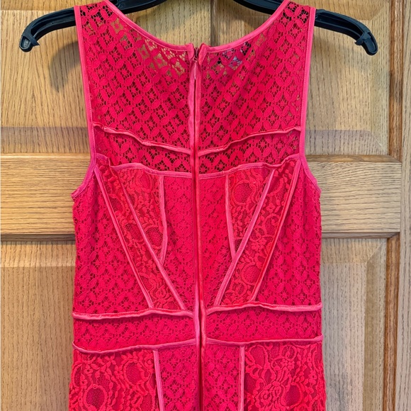 Bebe Red Mixed Lace Pattern Dress Size 6 - Picture 6 of 9